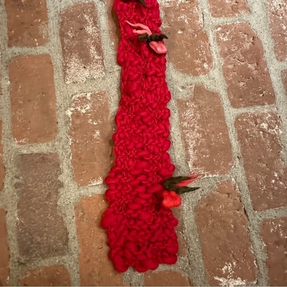 Handmade hand knit red extra long cozy scarf - Picture 10 of 16